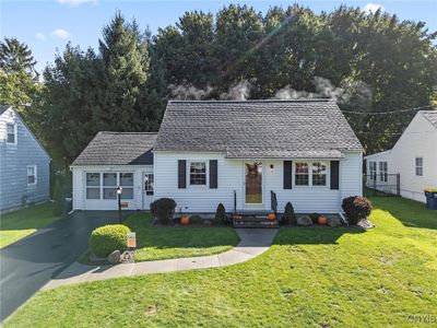 924 Beverly Drive, House other with 3 bedrooms, 1 bathrooms and null parking in Camillus NY | Image 2