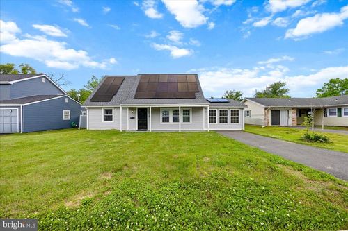 11 Hampton Ln, Willingboro, NJ, 08046-1821 | Card Image