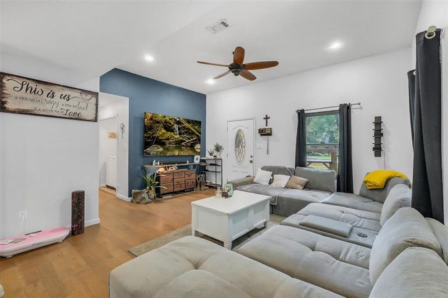 603 Hackamore Rd, House other with 3 bedrooms, 2 bathrooms and null parking in Wallis TX | Image 5
