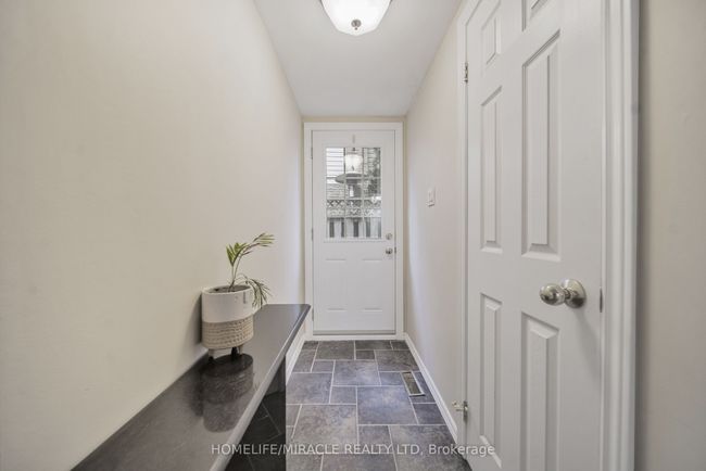 38 River View Dr, House other with 4 bedrooms, 3 bathrooms and 4 parking in Brampton ON | Image 6