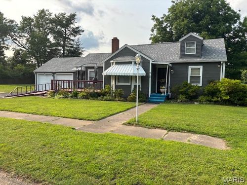 212 South St, Charleston, MO, 63834-2343 | Card Image