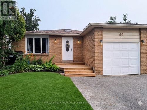 40 Hickling Trail, Barrie, ON, L4M5S4 | Card Image