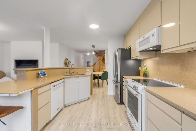 808 Mckay Cres, House attached with 3 bedrooms, 3 bathrooms and 2 parking in Milton ON | Image 22