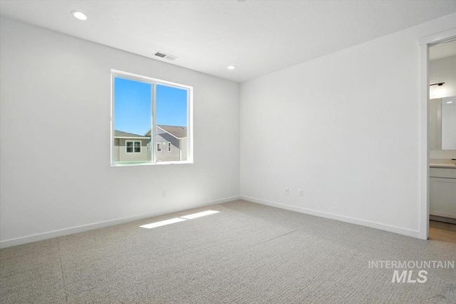 Unfurnished room featuring light carpet and recessed lighting | Image 19