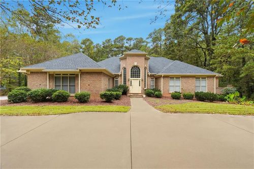 1988 Fairgreen Dr, Stone Mountain, GA, 30087-1400 | Card Image