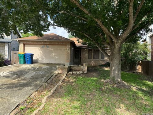 8003 Chestnut Manor Dr, Converse, TX, 78109-3265 | Card Image