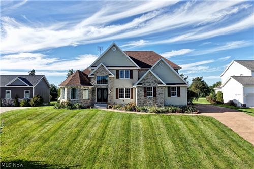 161 Wedgewood Ln Ne, Carrollton, OH, 44615-9084 | Card Image