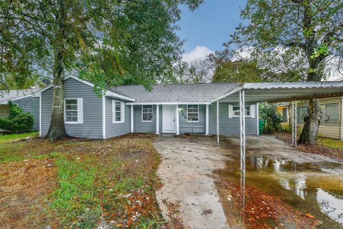 500 Farrer St, Angleton, TX, 77515-5028 | Card Image