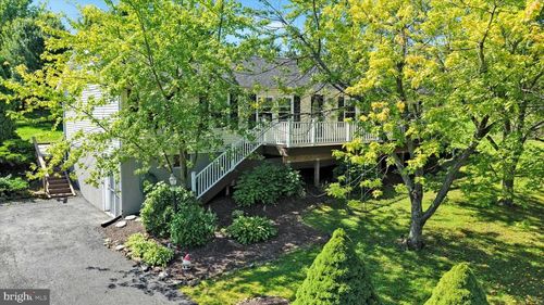 1290 Running Deer Dr, AUBURN, PA, 17922-9237 | Card Image