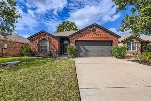 222 Claris Ln, Georgetown, TX, 78626-1946 | Card Image