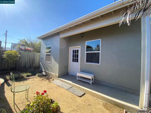 624 40th St, Richmond, CA, 94805-1810 | Card Image