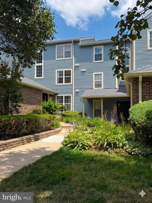 4332 Bayberry Ct, MONMOUTH JUNCTION, NJ, 08852-2127 | Card Image
