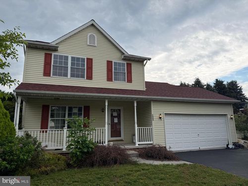 1665 Taylor Dr, HANOVER, PA, 17331-8116 | Card Image