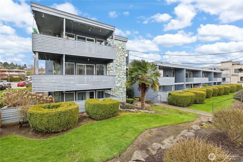apt-15-22612 6th Ave S, Des Moines, WA, 98198-6815 | Card Image
