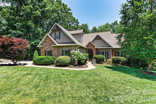 6212 Hayden Dr, Hickory, NC, 28601-7079 | Card Image