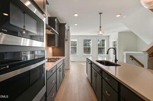 2006 Leo Dr, Apex, NC, 27502-4361 | Card Image