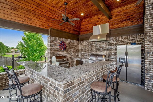 Outdoor Kitchen | Image 40