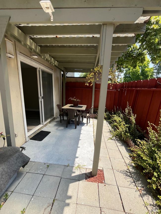 APT-19 - 2525 Walters Way, Condo with 2 bedrooms, 2 bathrooms and 1 parking in Concord CA | Image 24