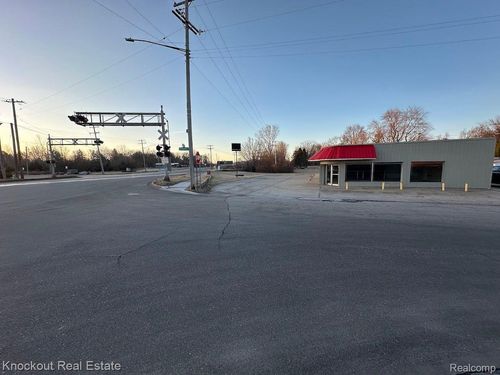 3516 Elmport Rd, Bridgeport, MI, 48722-9506 | Card Image