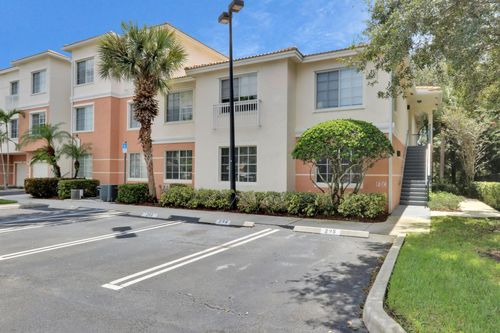 2111 Myrtlewood Cir E, Palm Beach Gardens, FL, 33418-6713 | Card Image