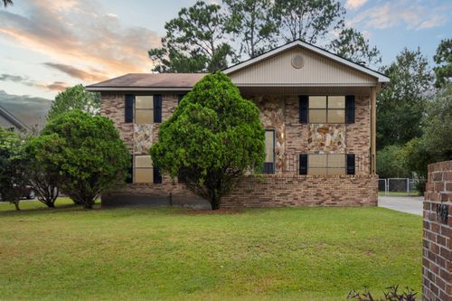 1017 Bacon Rd, Fort Stewart, GA, 31313-5228 | Card Image