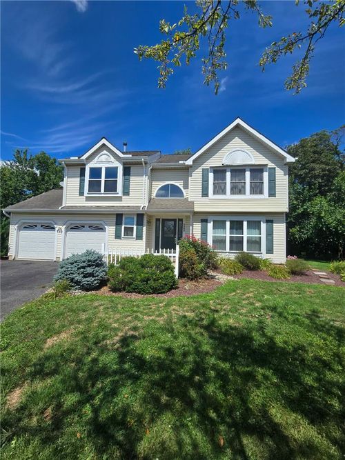 5280 Vermont Dr, Easton, PA, 18045-8128 | Card Image