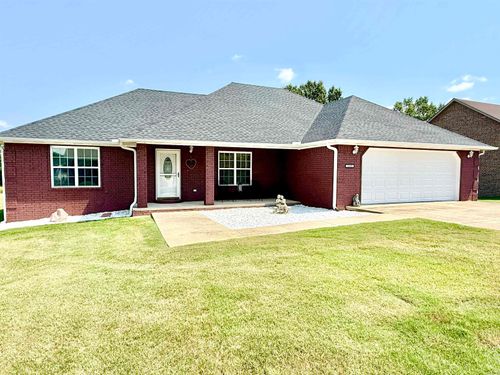 2105 N 8 1/2 St, Paragould, AR, 72450-7028 | Card Image