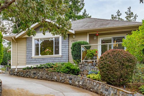 1903 Woodley Rd, Victoria, BC, V8P1K4 | Card Image