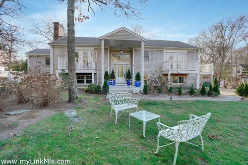 110 Clover Hill Dr, Vineyard Haven, MA, 02568-5665 | Card Image