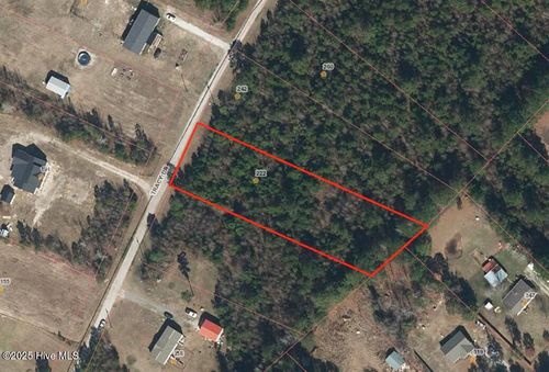 222 Tracy Dr, Burgaw, NC, 28425-6705 | Card Image