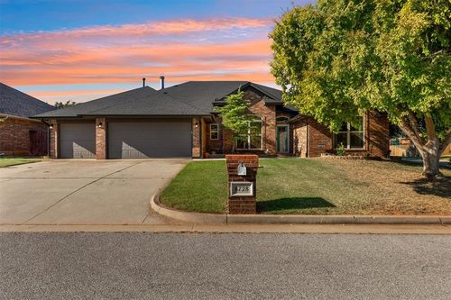 8728 Nw 116th St, Oklahoma City, OK, 73162-2219 | Card Image
