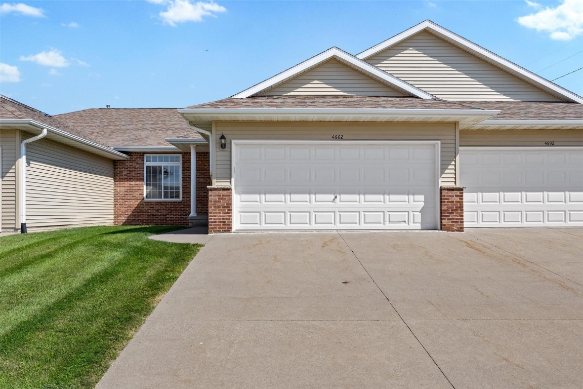 Mallard Ct, Marion, IA 52302