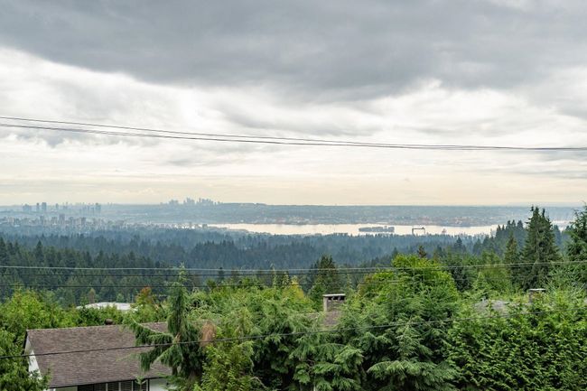 72 Bonnymuir Drive, House other with 4 bedrooms, 3 bathrooms and null parking in West Vancouver BC | Image 35