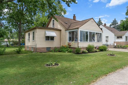 22355 Curie Ave, Warren, MI, 48091-3655 | Card Image