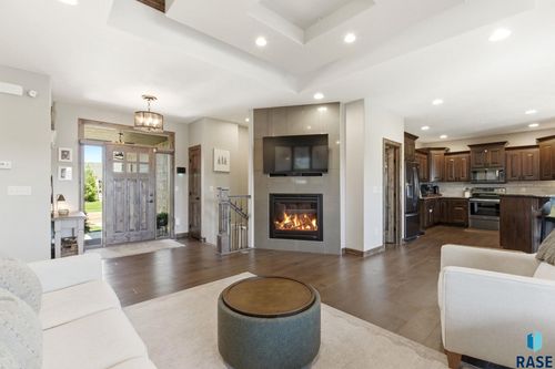 2405 S Durango Cir Circle, Sioux Falls, SD, 57110 | Card Image