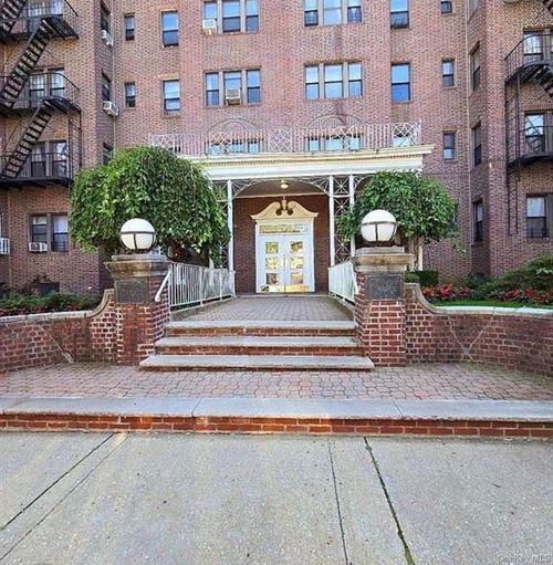 106-17040 Highland Ave, Jamaica, NY, 11432-2711 | Card Image