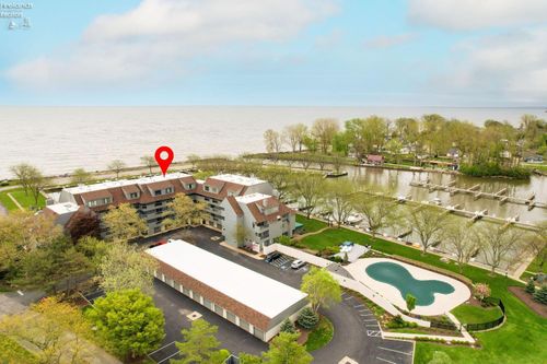 645 Mariner Vlg, Huron, OH, 44839-1004 | Card Image