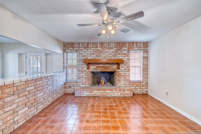 1390 Windmill Rd, House other with 2 bedrooms, 2 bathrooms and null parking in Uvalde TX | Image 7