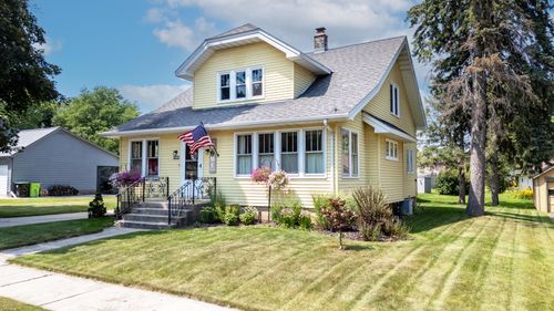 208 North Ave, Kewaskum, WI, 53040-9132 | Card Image