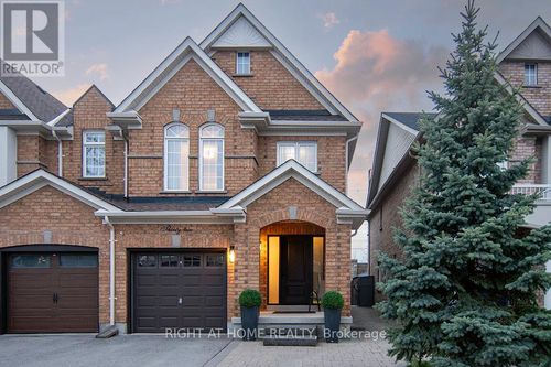 32 Crestbank Crt, Maple, ON, L6A0B2 | Card Image
