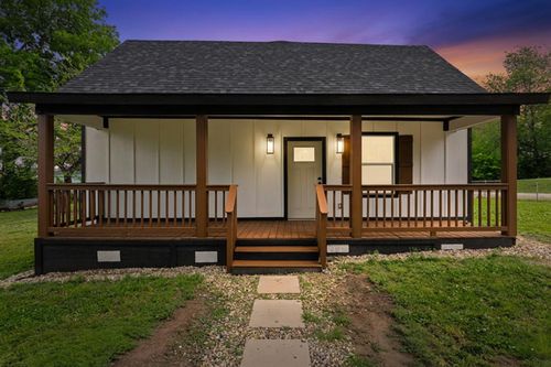 106 S Maulding St, Marshall, TX, 75670-4446 | Card Image