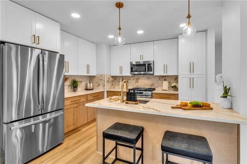 1015 Creatwood Cir Se, Smyrna, GA, 30080-8212 | Card Image