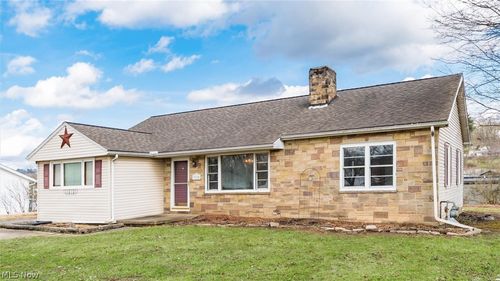 3125 Arrow Point Dr, Zanesville, OH, 43701-7452 | Card Image