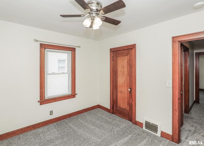 110 18 Th Ave, House other with 3 bedrooms, 1 bathrooms and null parking in Moline IL | Image 20