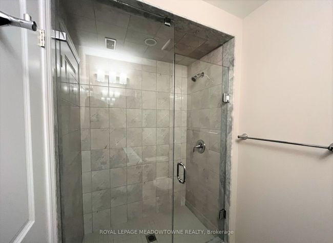 146 - 445 Ontario St S, Condo with 3 bedrooms, 3 bathrooms and 1 parking in Milton ON | Image 12