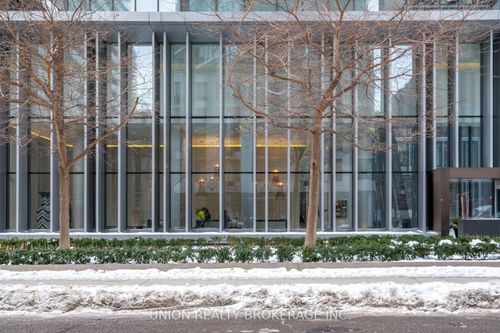 3907-42 Charles Street E, Toronto, ON, M4Y1T4 | Card Image