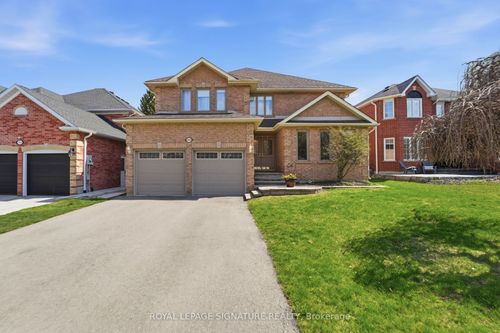 390 Binns Ave, Newmarket, ON, L3X1T7 | Card Image