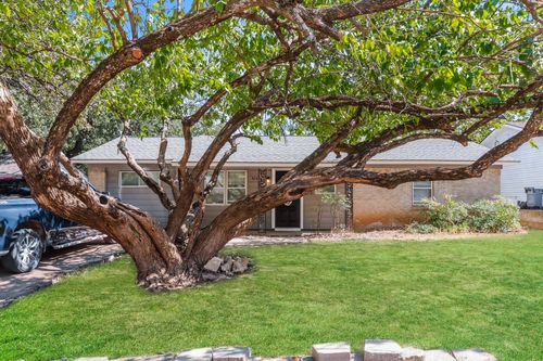 604 Stonewall Dr, Euless, TX, 76039-7513 | Card Image