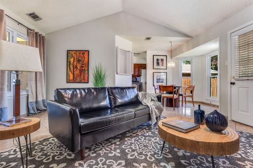 3910 7th St, Sachse, TX, 75048-3916 | Card Image