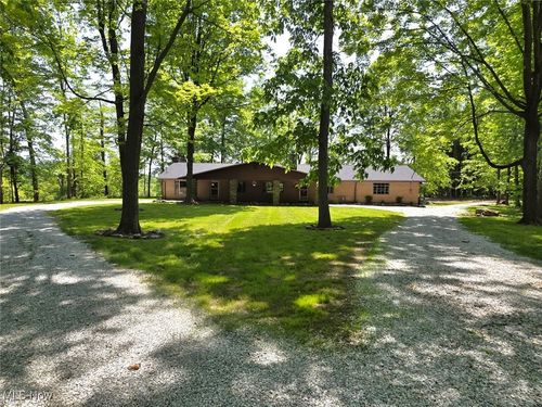 11024 Ambler Ln, Mantua, OH, 44255-9278 | Card Image